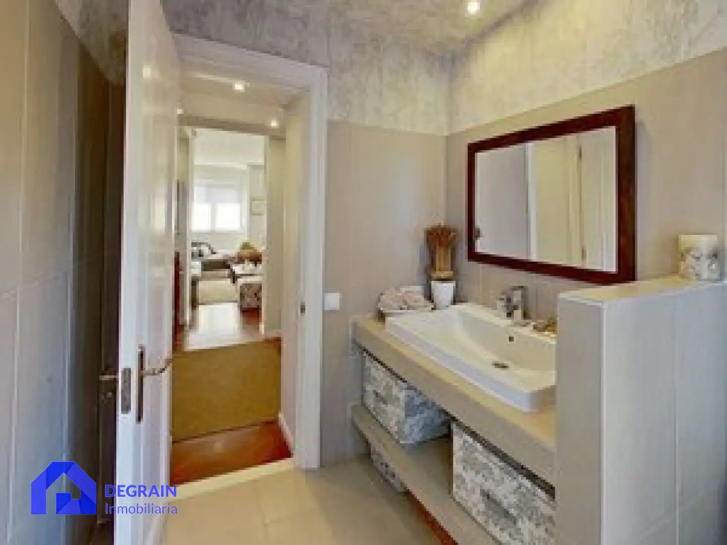 Bathroom of Flat for sale in Oviedo   with Heating and Storage room