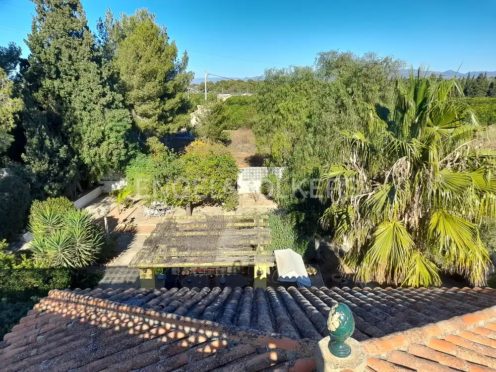 Vista exterior de Casa o xalet en venda en Riba-roja de Túria amb Aire condicionat, Calefacció i Jardí privat