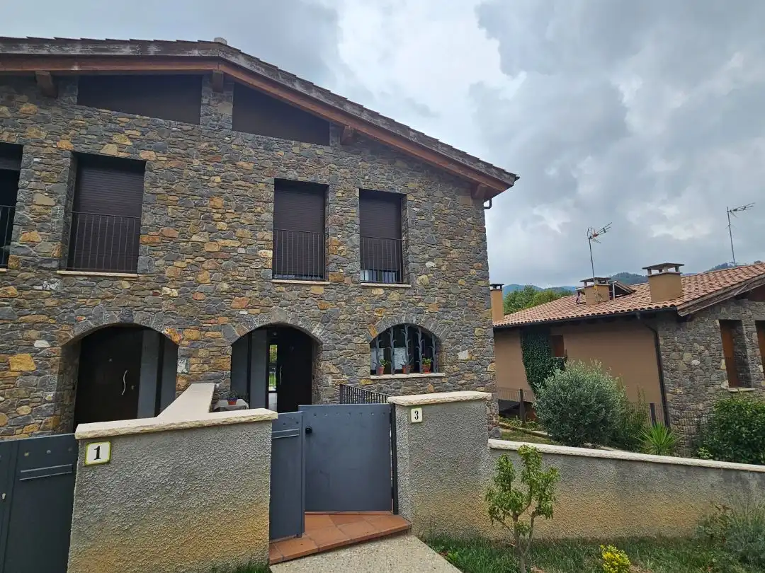 Vista exterior de Casa o chalet en venta en Vallfogona de Ripollès con Terraza