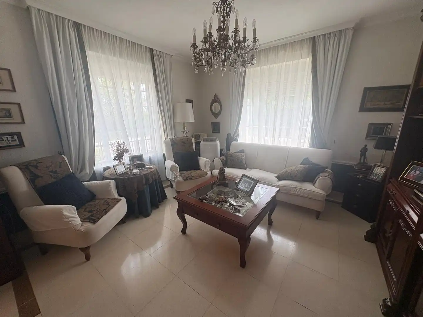 Sala d'estar de Casa o xalet en venda en Córdoba amb Aire condicionat, Calefacció i Terrassa