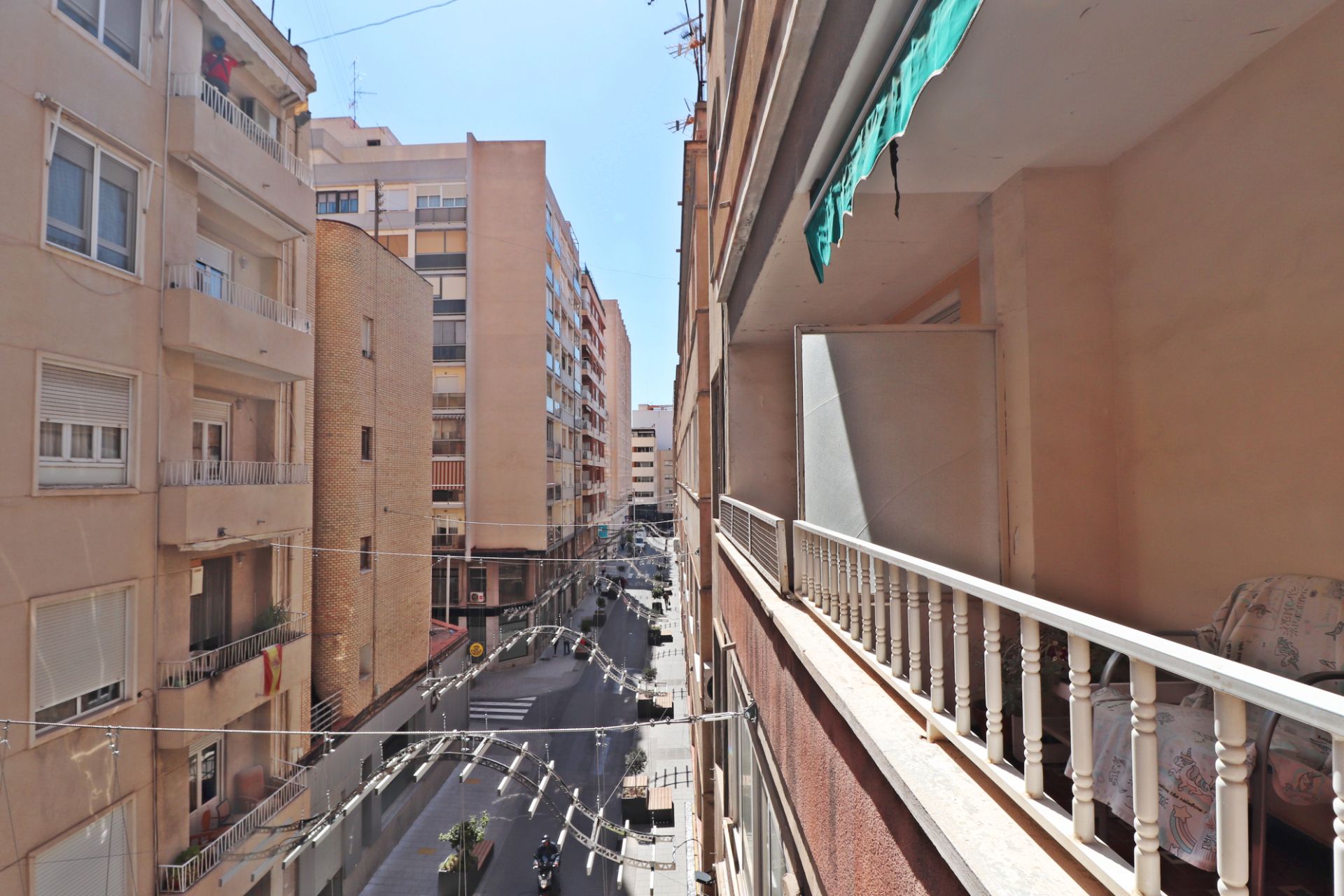 Vista exterior de Piso en venta en Elda con Aire acondicionado, Calefacción y Parquet