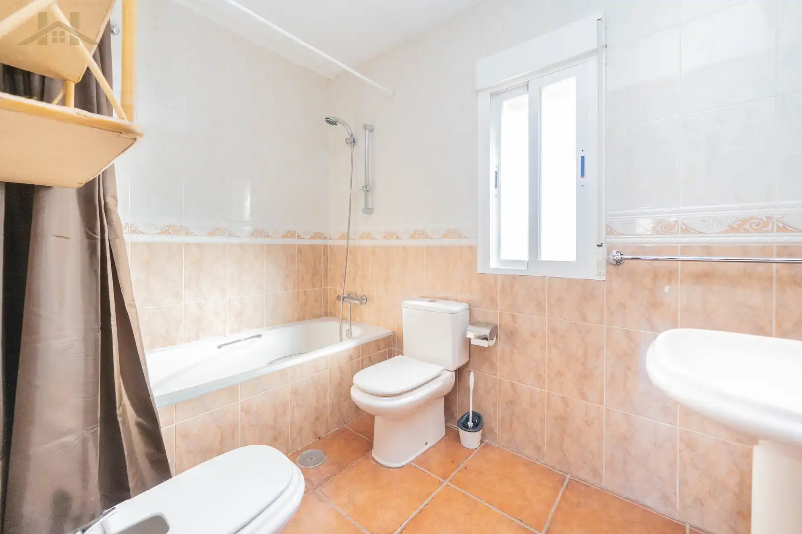 Bany de Casa o xalet en venda en Manzanares El Real amb Jardí privat, Traster i Moblat