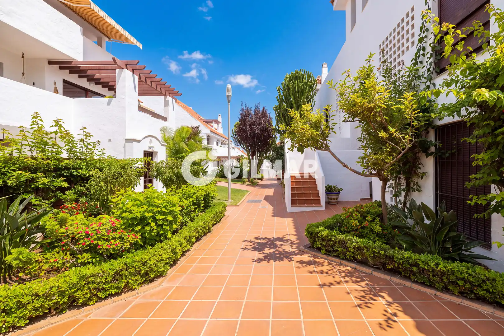 Vista exterior de Apartament en venda en Nueva Andalucía