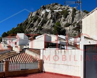 Vista exterior de Casa adosada en venda en Valle de Abdalajís amb Terrassa i Balcó