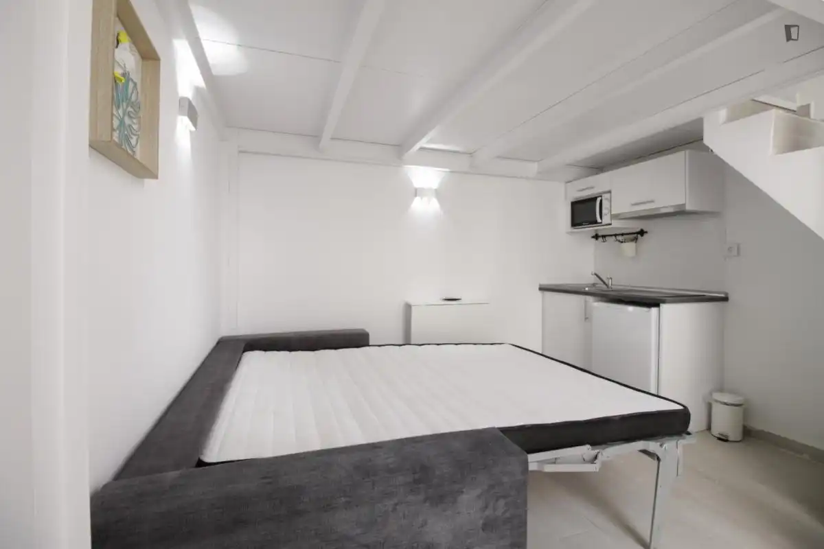 Study for rent in Zofio