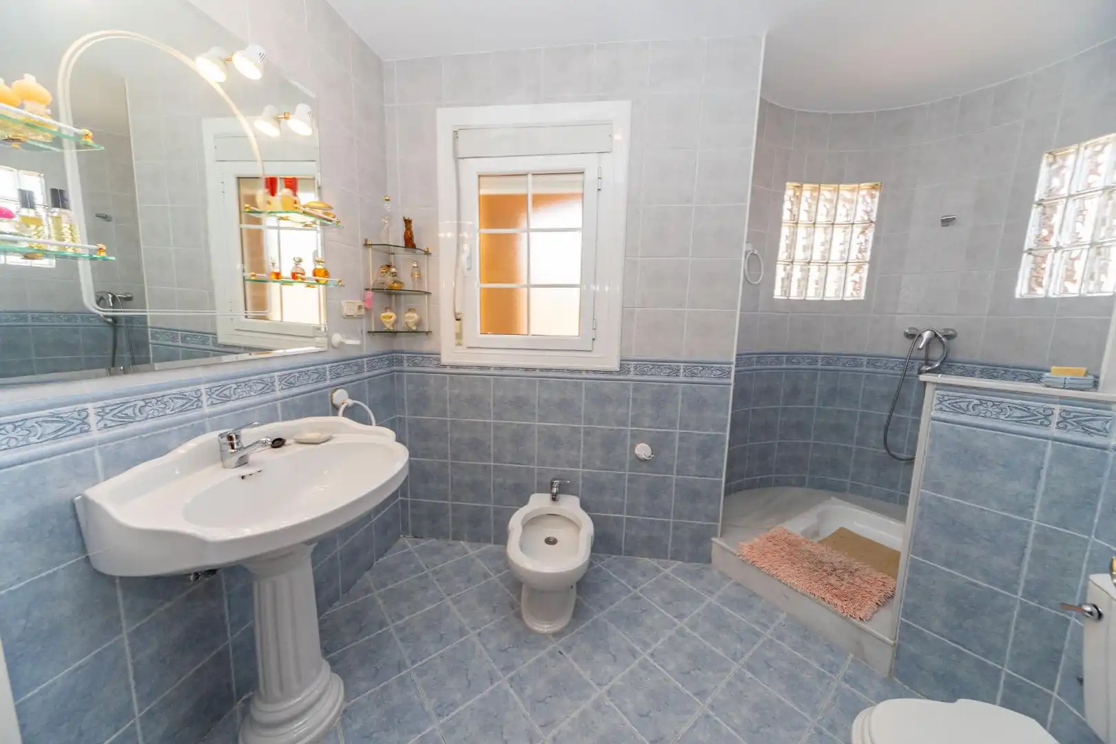 Bathroom of Houses for sale in Aldeire  with Air Conditioner, Heating and Balcony
