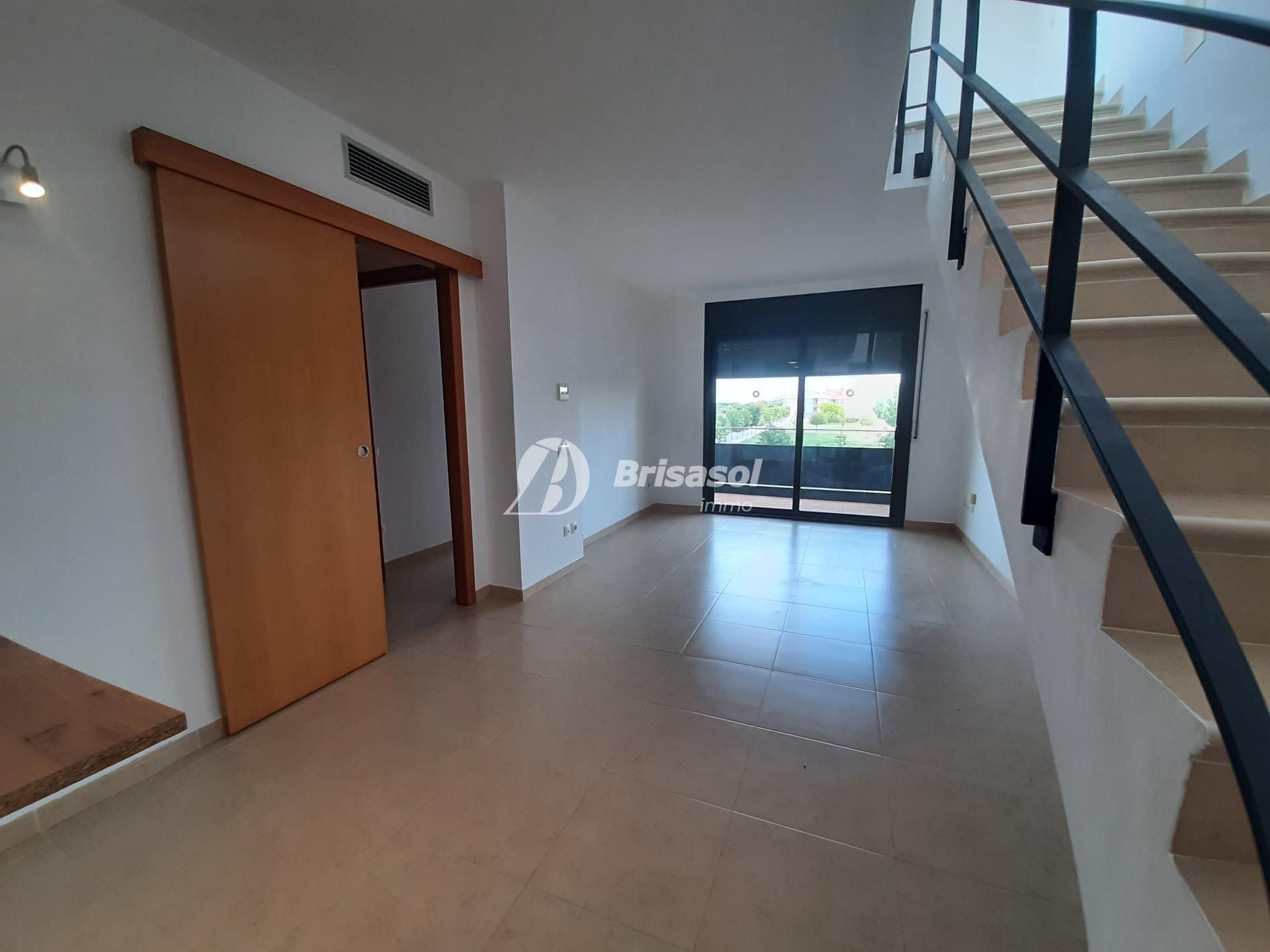 Dúplex en venda en Montbrió del Camp amb Aire condicionat, Terrassa i Traster