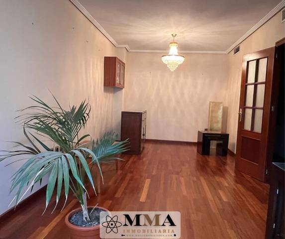 Piso en Venta en Calle Escritor Hermenegildo de la Corte, 3 en Pescadería