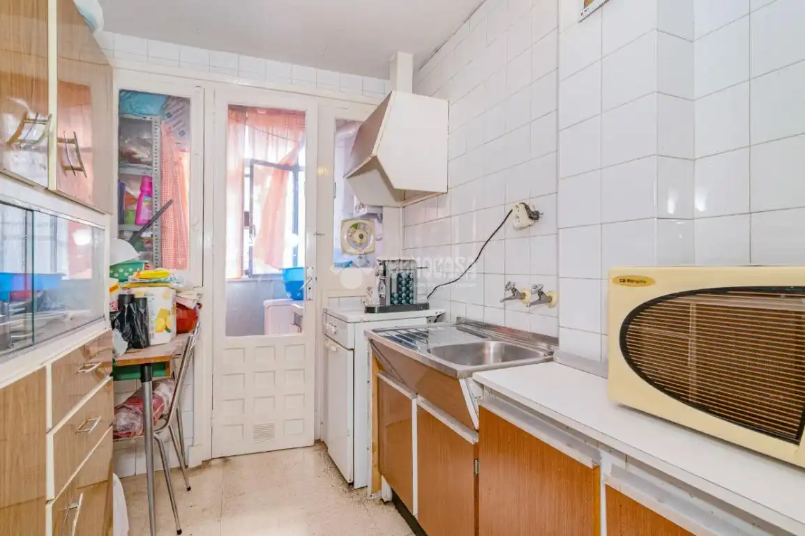Cocina de Piso en venta en Granada con Calefacción, Amueblado y Balcón