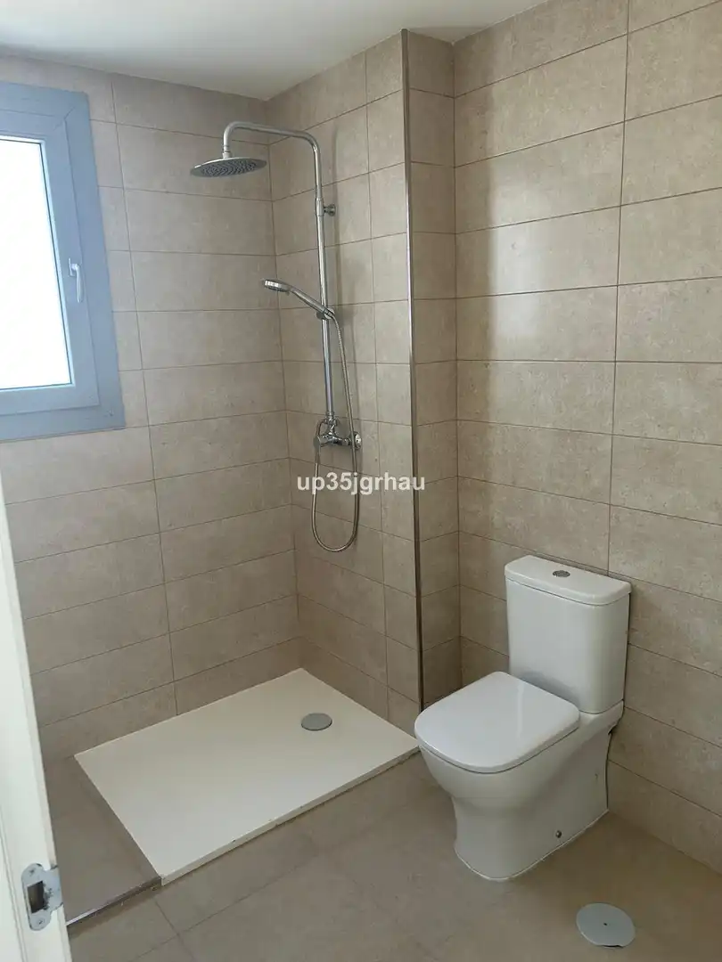 Bany de Pis en venda en Estepona amb Terrassa, Traster i Piscina