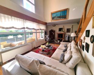 Sala d'estar de Casa o xalet en venda en Castrillo del Val amb Calefacció, Jardí privat i Parquet