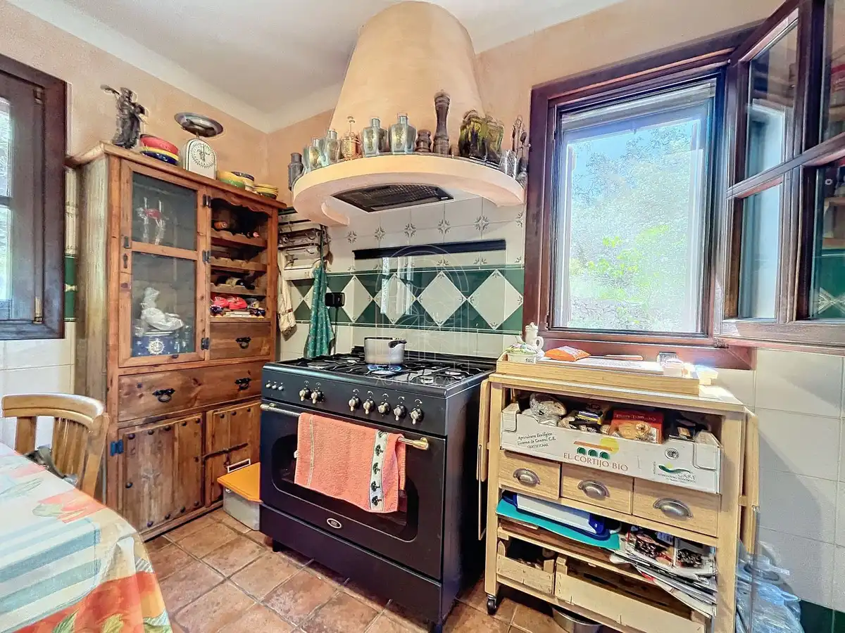 Cocina de Finca rústica en venta en Comares con Aire acondicionado, Jardín privado y Terraza