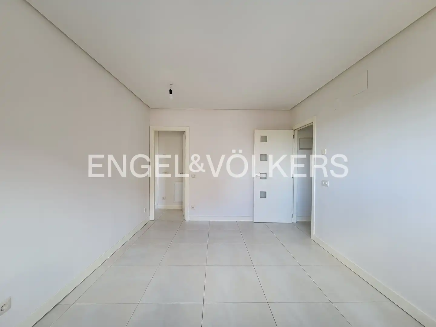 Piso en venta en Madrid con Calefacción y Piscina