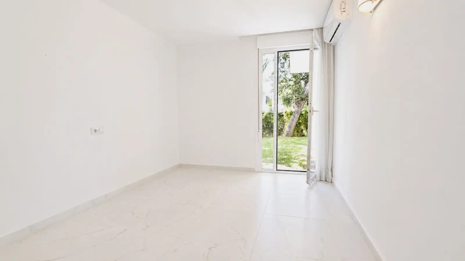 Dormitori de Apartament en venda en Pollença amb Aire condicionat, Calefacció i Jardí privat