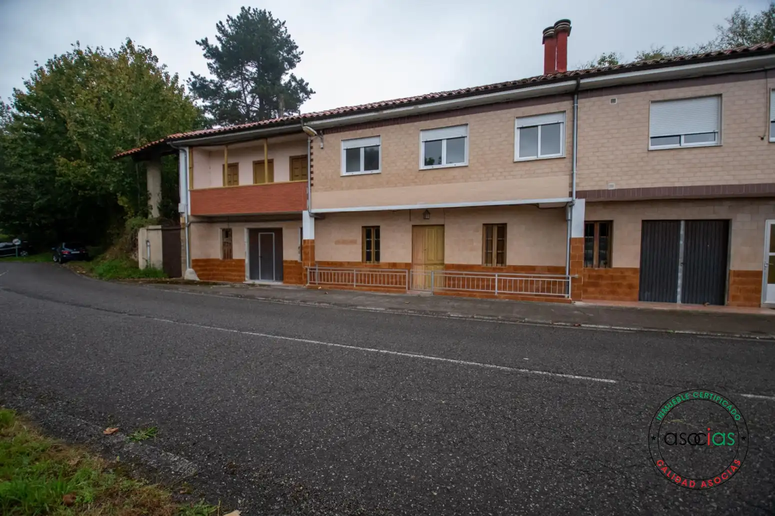 Vista exterior de Casa o xalet en venda en Cabranes amb Calefacció, Jardí privat i Parquet