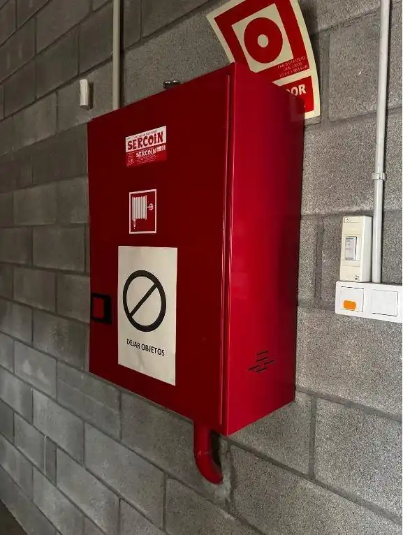 Fabrikhallen zur Miete in Òdena