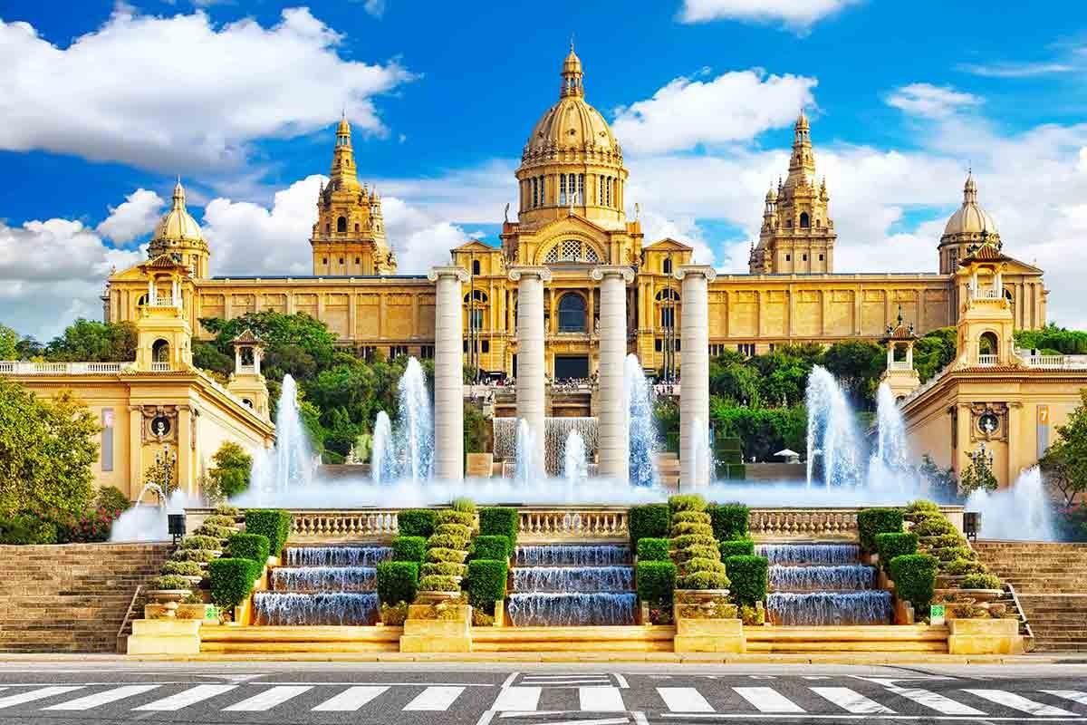 Vista exterior de Edifici en venda en  Barcelona Capital