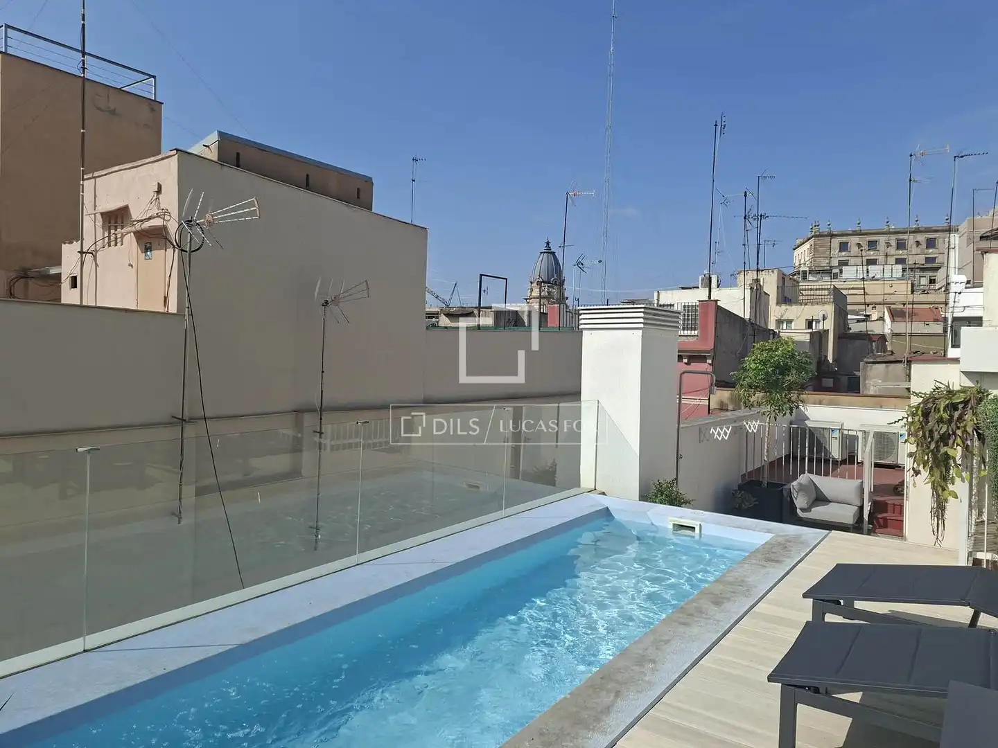 Piscina de Pis en venda en Barcelona amb Aire condicionat, Calefacció i Parquet