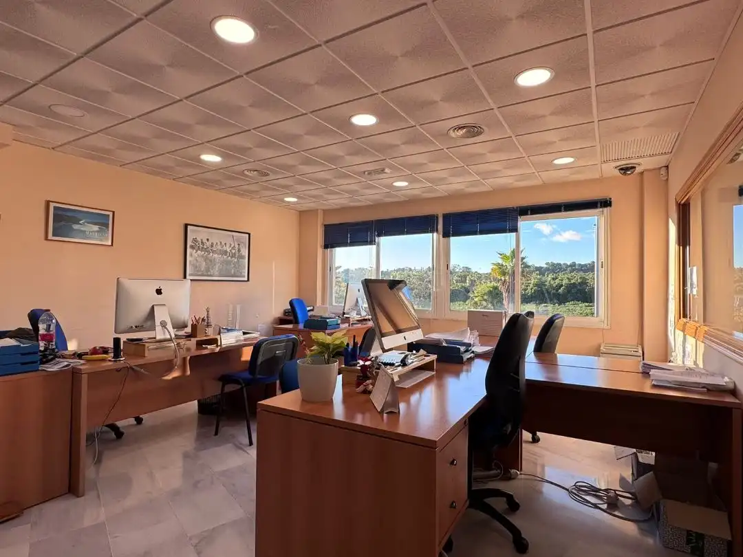 Büro zum Verkauf in Málaga mit Klimaanlage, Heizung und Terrasse