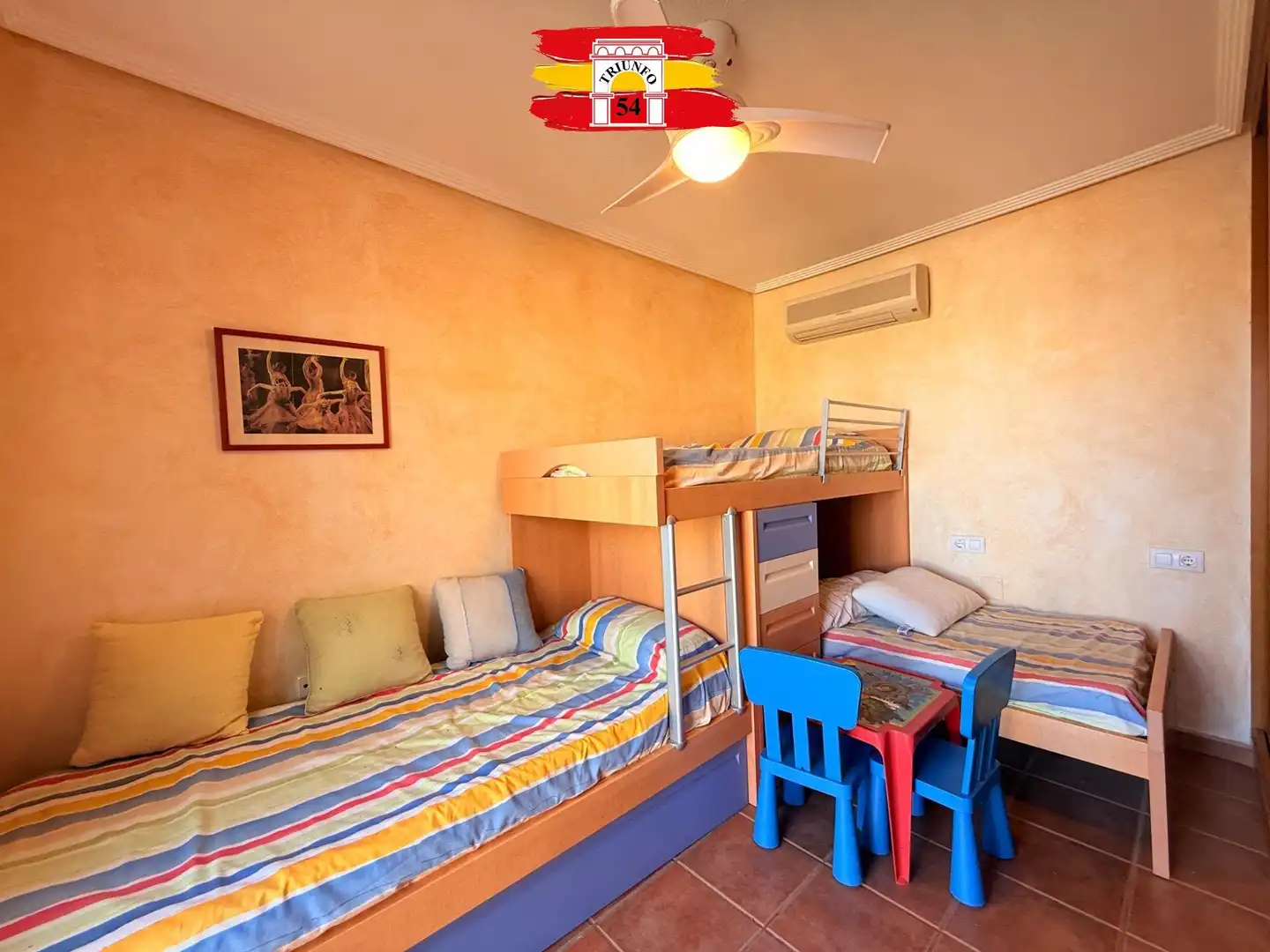 Habitación de Casa adosada en venta en Pilar de la Horadada con Aire acondicionado, Calefacción y Jardín privado