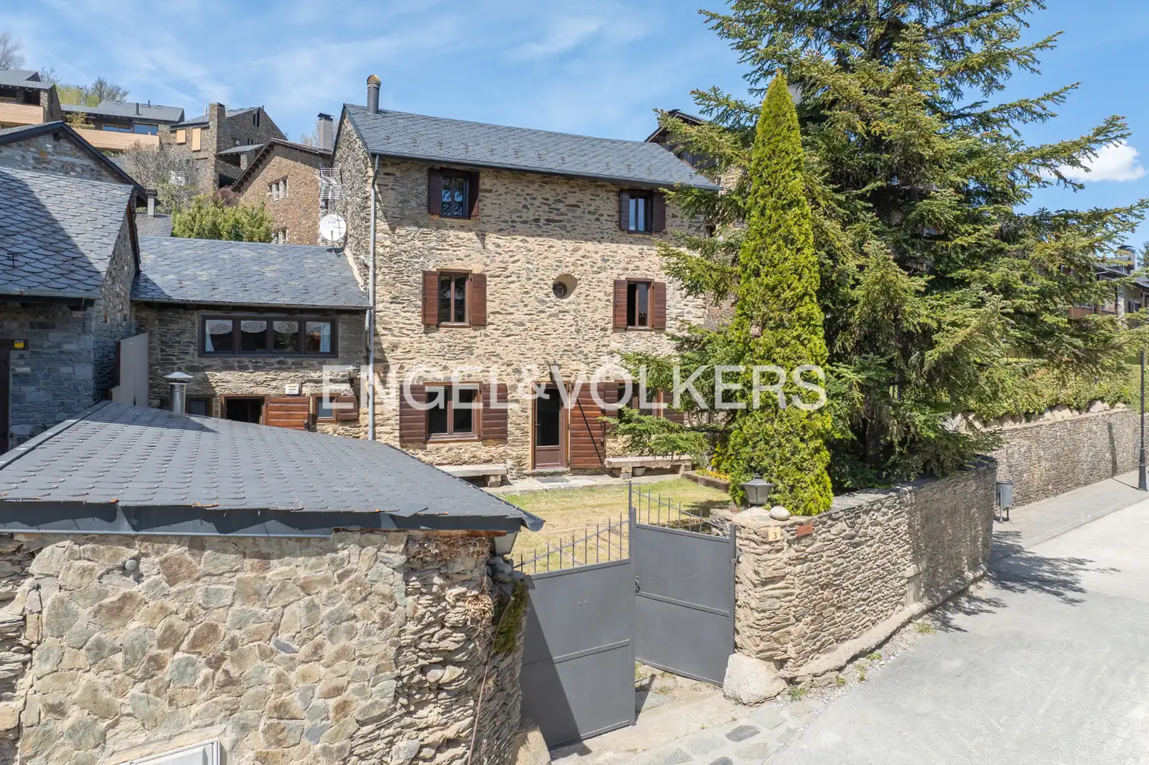 Vista exterior de Casa o chalet en venta en Bolvir con Calefacción, Jardín privado y Parquet