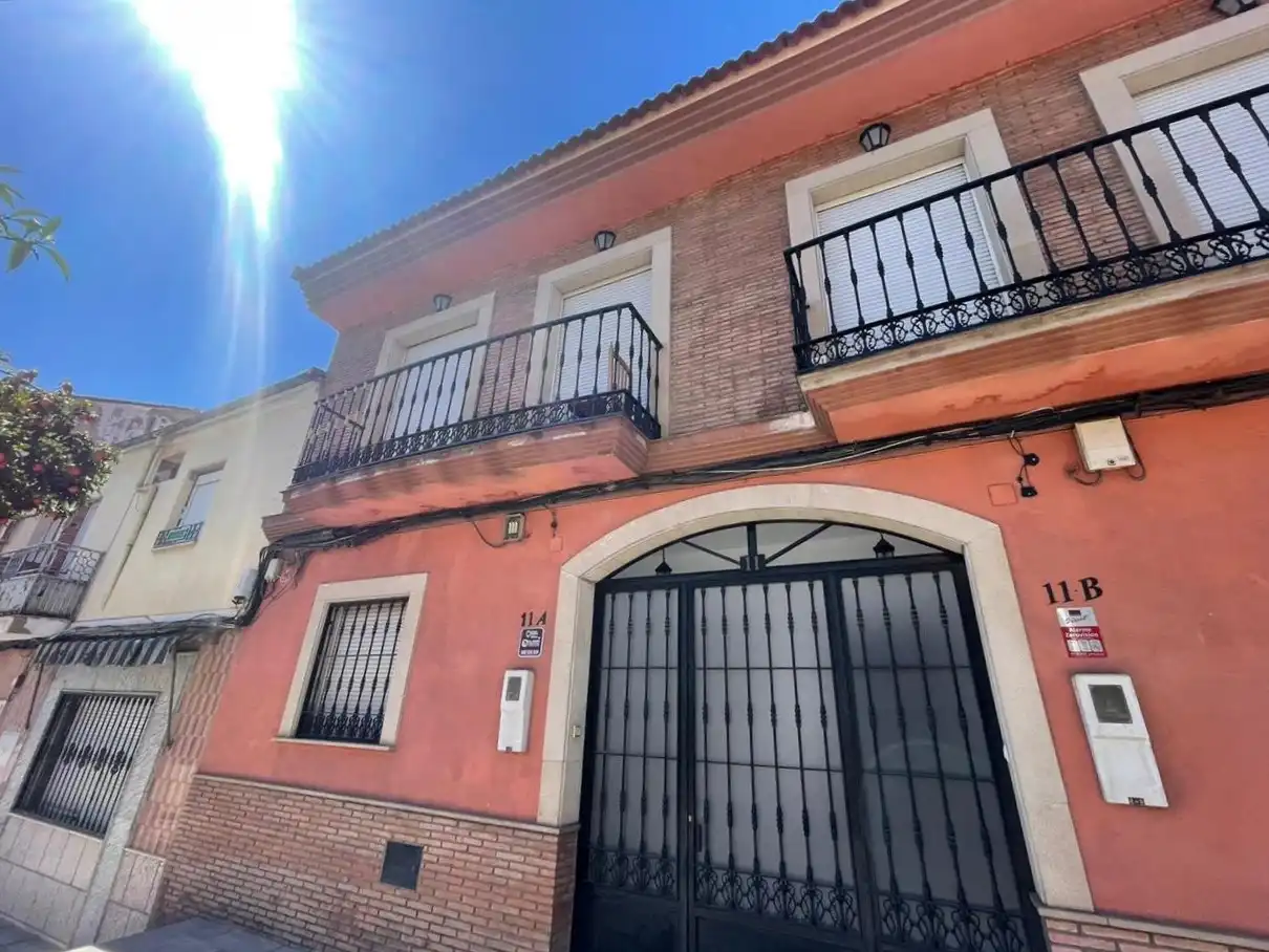Vista exterior de Casa o xalet en venda en Linares