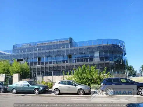 Außenansicht von Fabrikhallen zum Verkauf in Torrijos