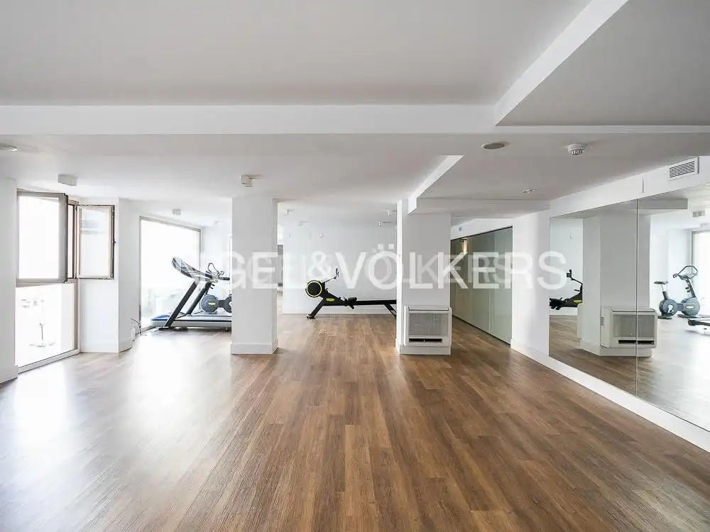 Wohnung zur Miete in Valencia mit Klimaanlage, Heizung und Privatgarten