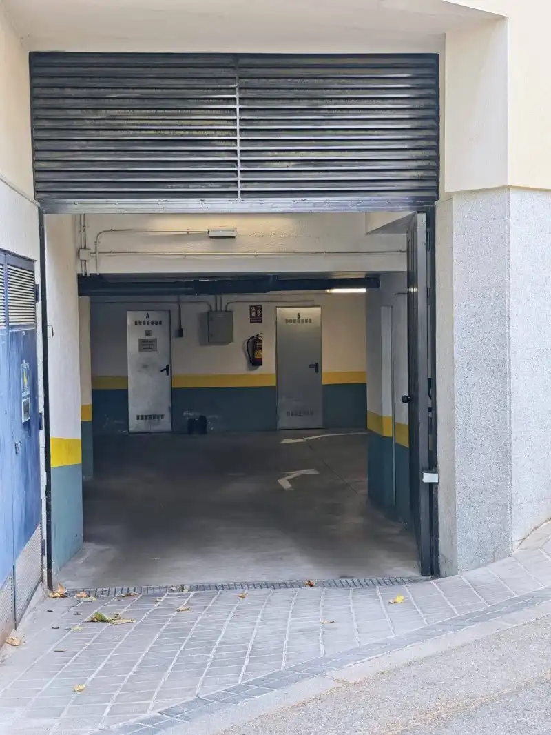 Parking de Piso en venta en El Espinar con Calefacción, Jardín privado y Terraza