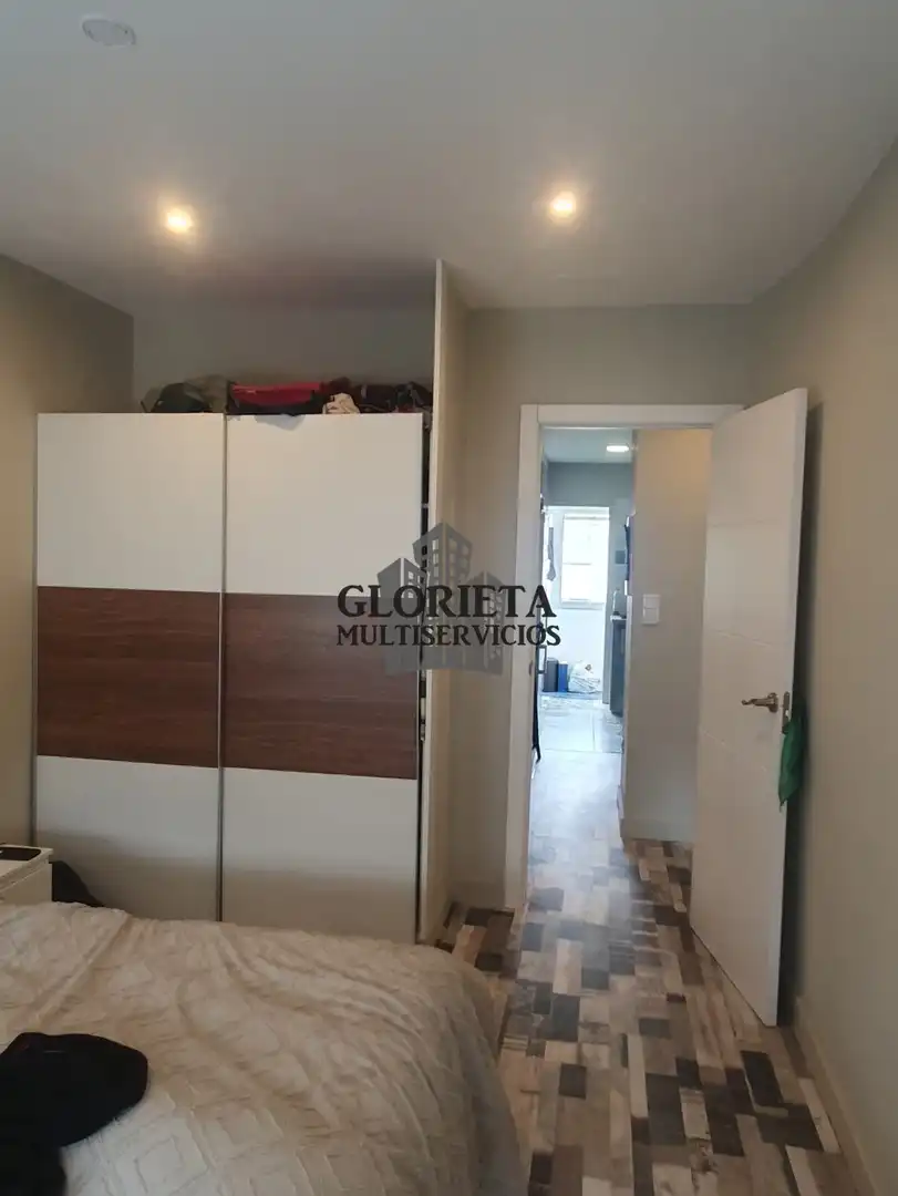 Piso en venta en Vigo  con Calefacción, Jardín privado y Amueblado