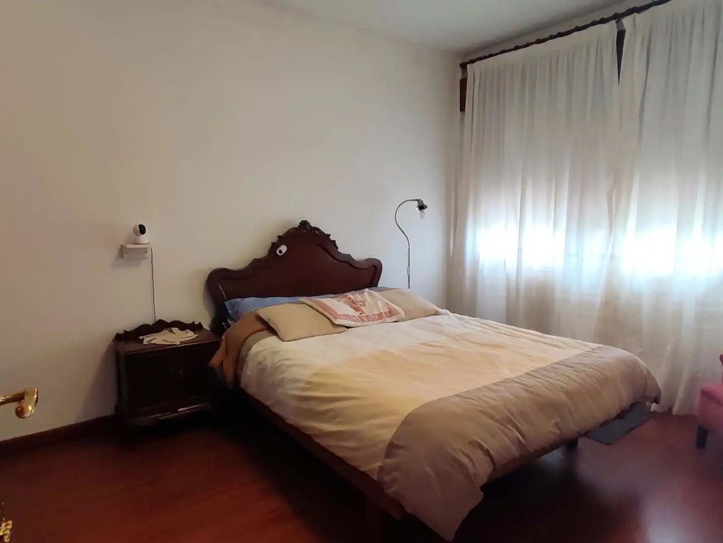 Dormitori de Casa o xalet en venda en Carral amb Jardí privat, Terrassa i Moblat