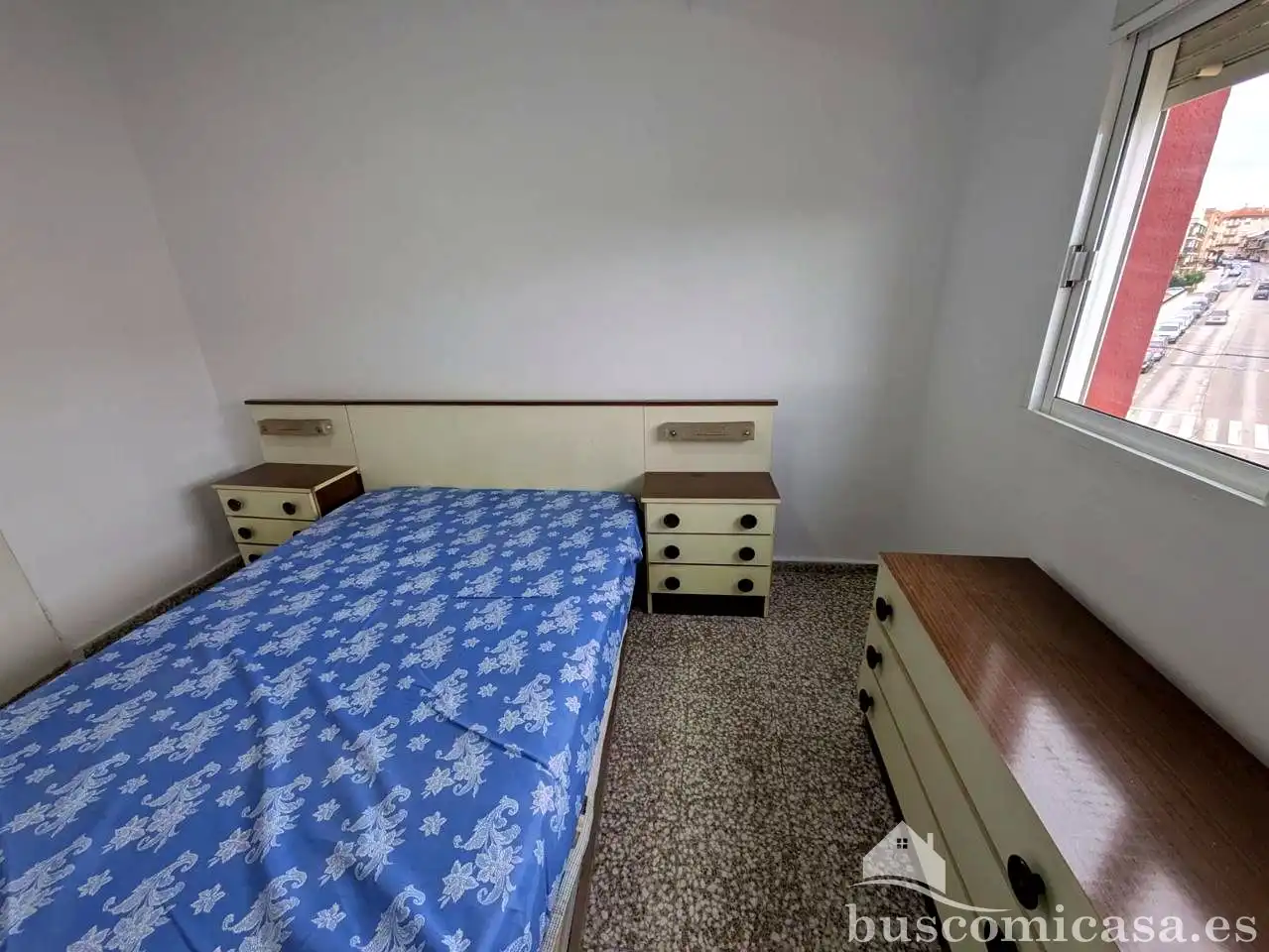 Habitación de Piso para compartir en Linares con Aire acondicionado y Amueblado