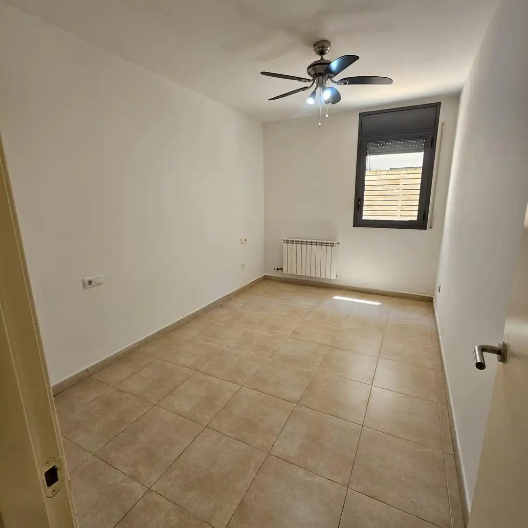 Habitación de Piso en venta en Cassà de la Selva con Aire acondicionado, Calefacción y Terraza