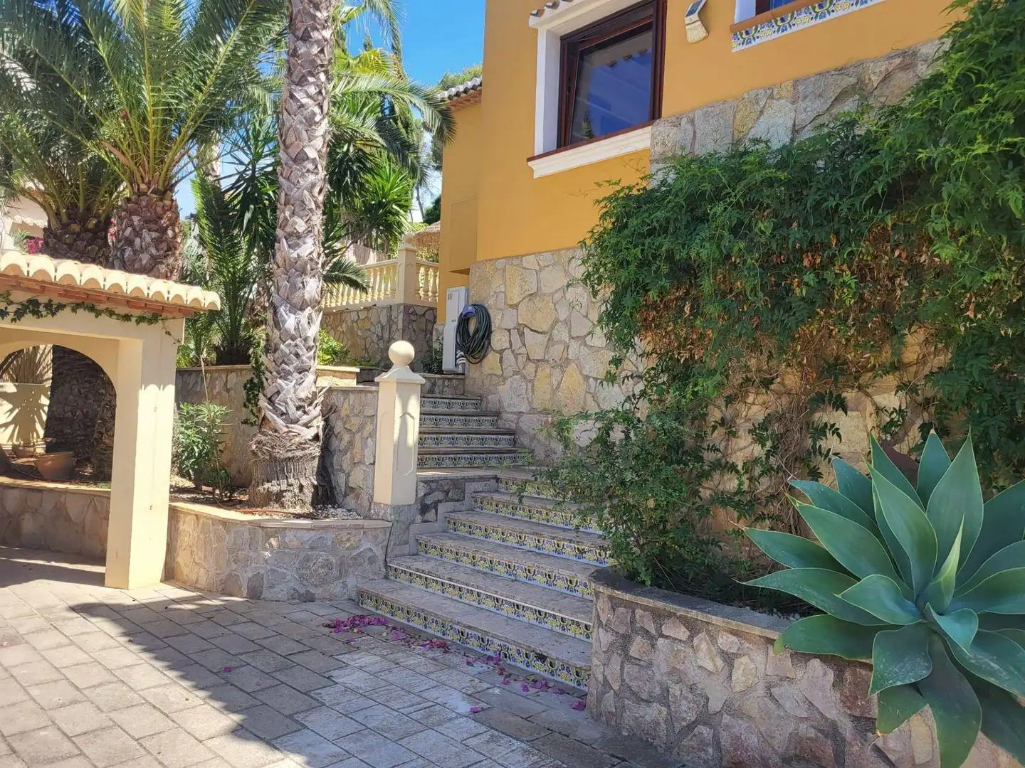 Exterior view of Houses for sale in Jávea / Xàbia  with Air Conditioner, Heating and Private garden