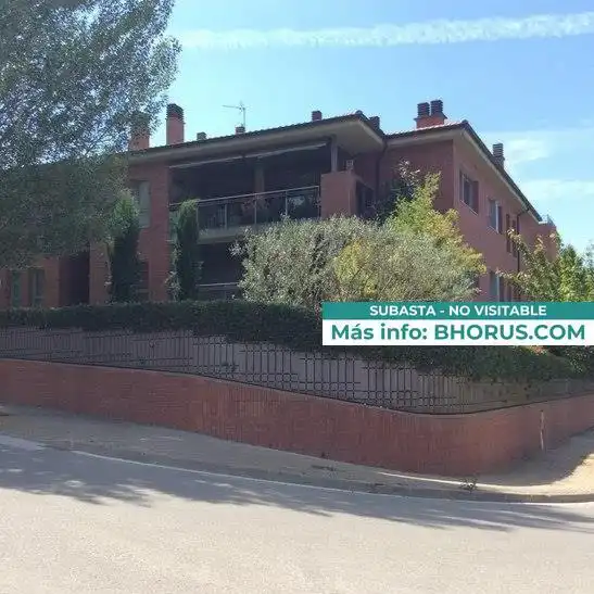 Vista exterior de Dúplex en venda en Sant Cugat del Vallès amb Jardí privat i Piscina