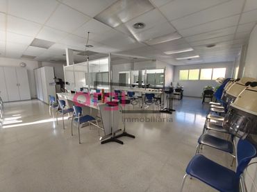 Local comercial de lloguer a Centre