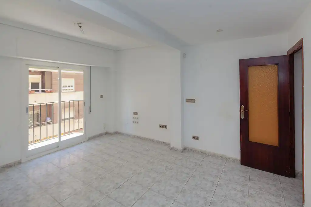 Piso en venta en Valencia con Balcón