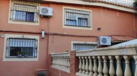 Foto 2 de Casa o chalet en venta en Av. Doña Francisquita, La Plata, Sevilla Capital