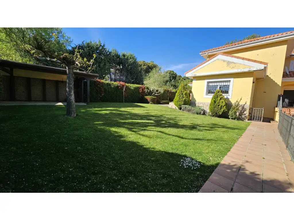 Garden of Houses for sale in San Lorenzo de El Escorial