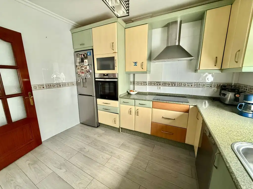 Küche von Maisonette zum Verkauf in Cádiz mit Balkon