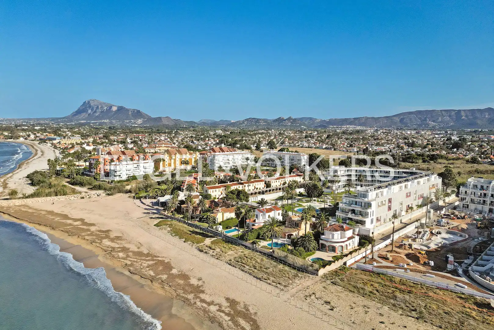 Vista exterior de Ático en venta en Dénia con Calefacción, Terraza y Piscina