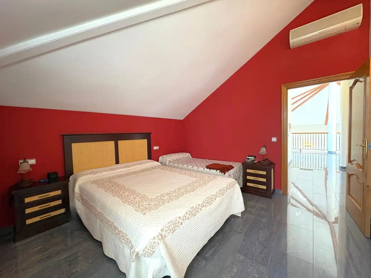Habitación de Casa o chalet en venta en Chiva con Aire acondicionado, Jardín privado y Terraza