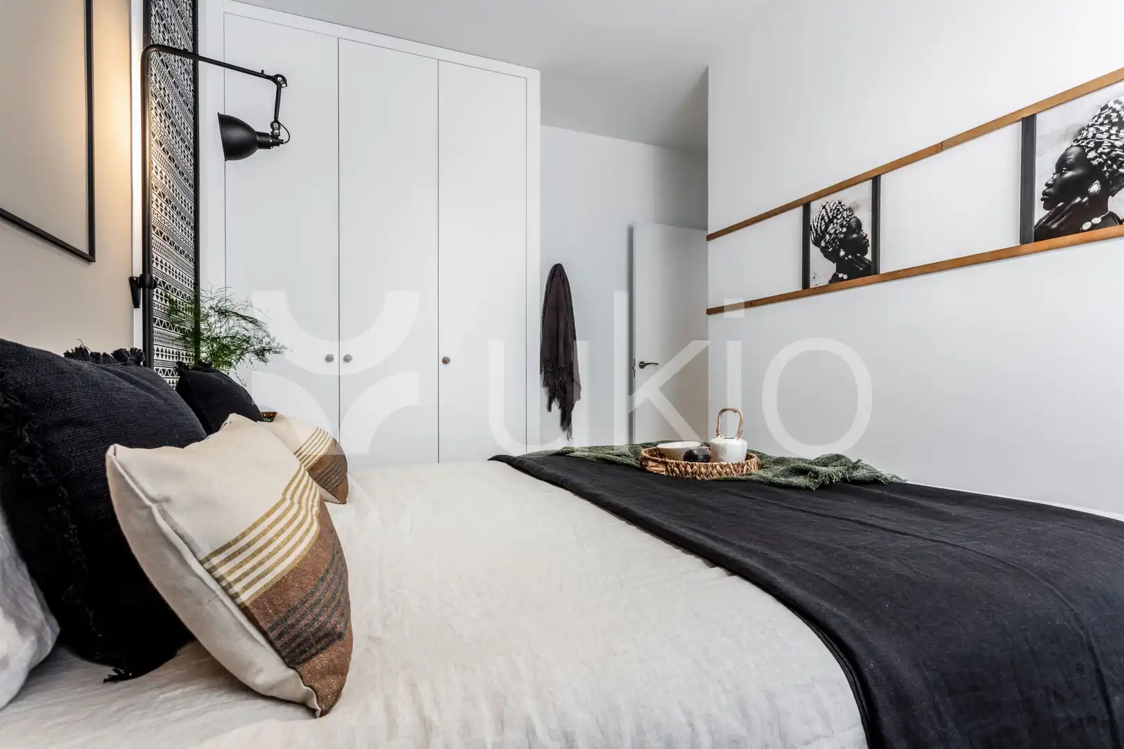 Dormitori de Apartament de lloguer en Madrid amb Aire condicionat, Calefacció i Moblat