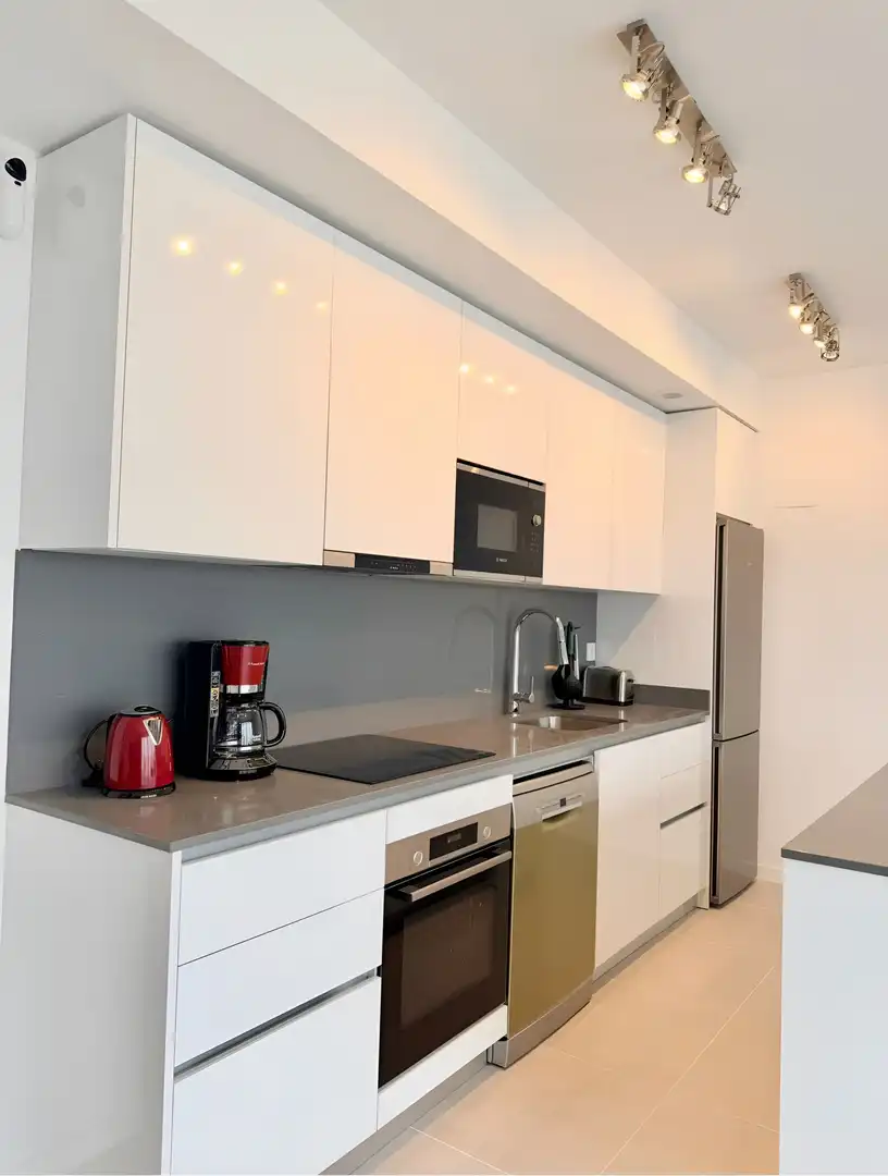 Cocina de Apartamento de alquiler en Estepona con Aire acondicionado, Terraza y Piscina