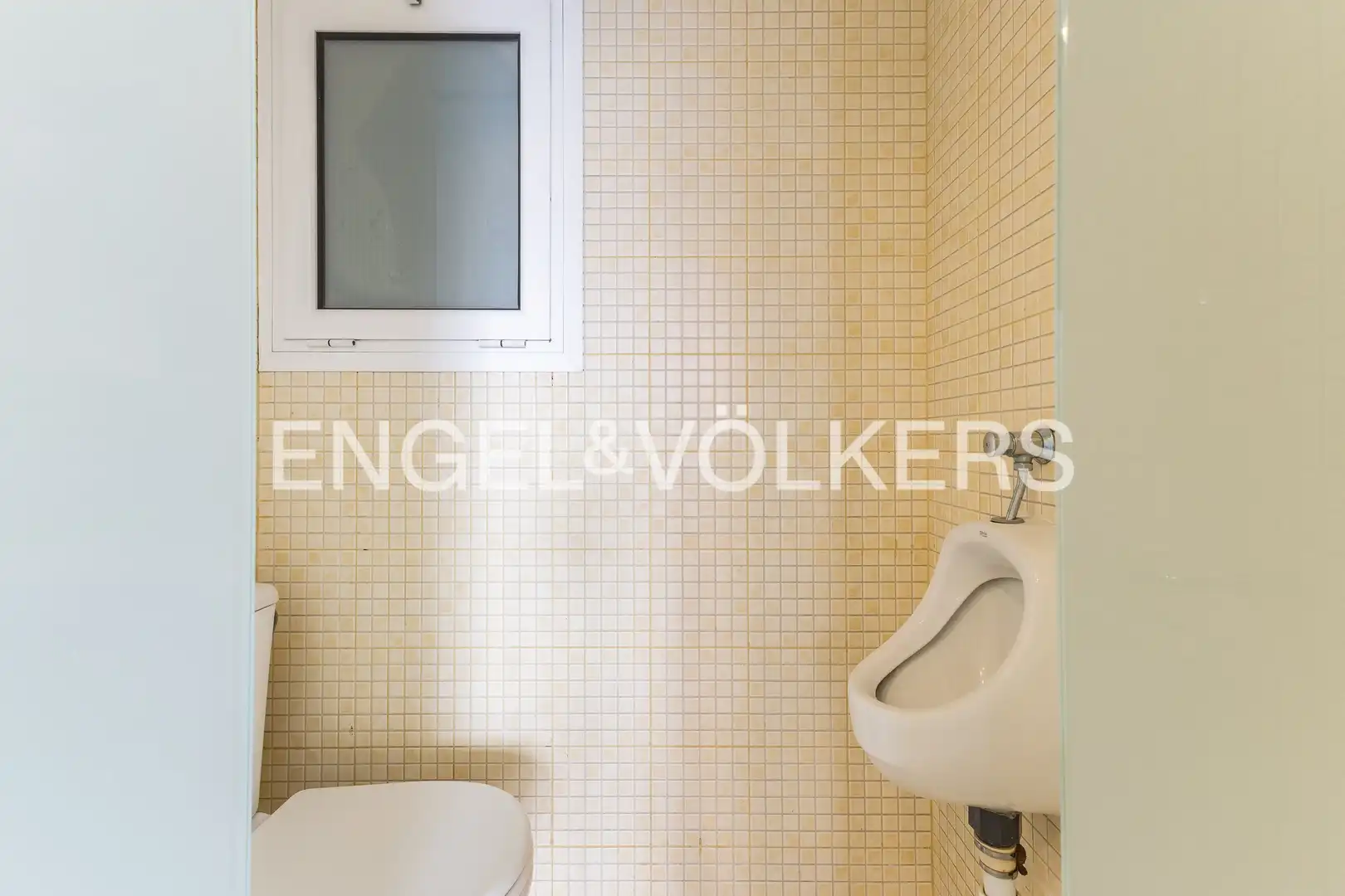 Bathroom of Flat for rent in Barcelona  with Air Conditioner, Heating and Parquet flooring