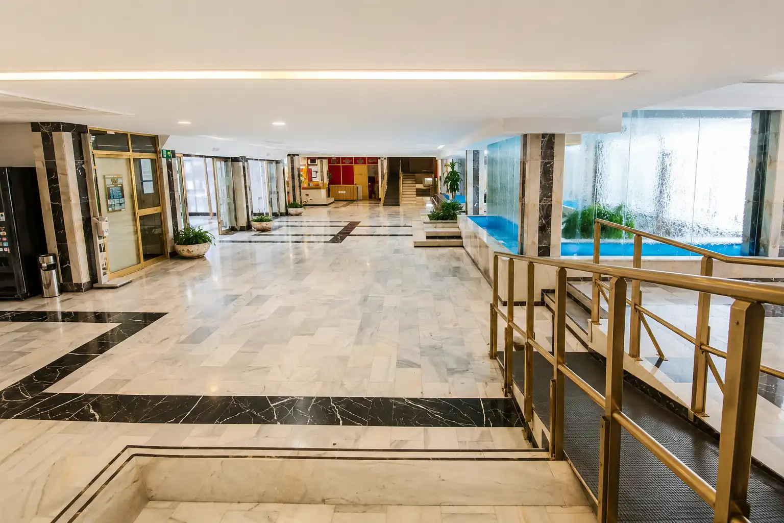 Wohnung zum Verkauf in Benalmádena mit Klimaanlage, Parkett und Terrasse