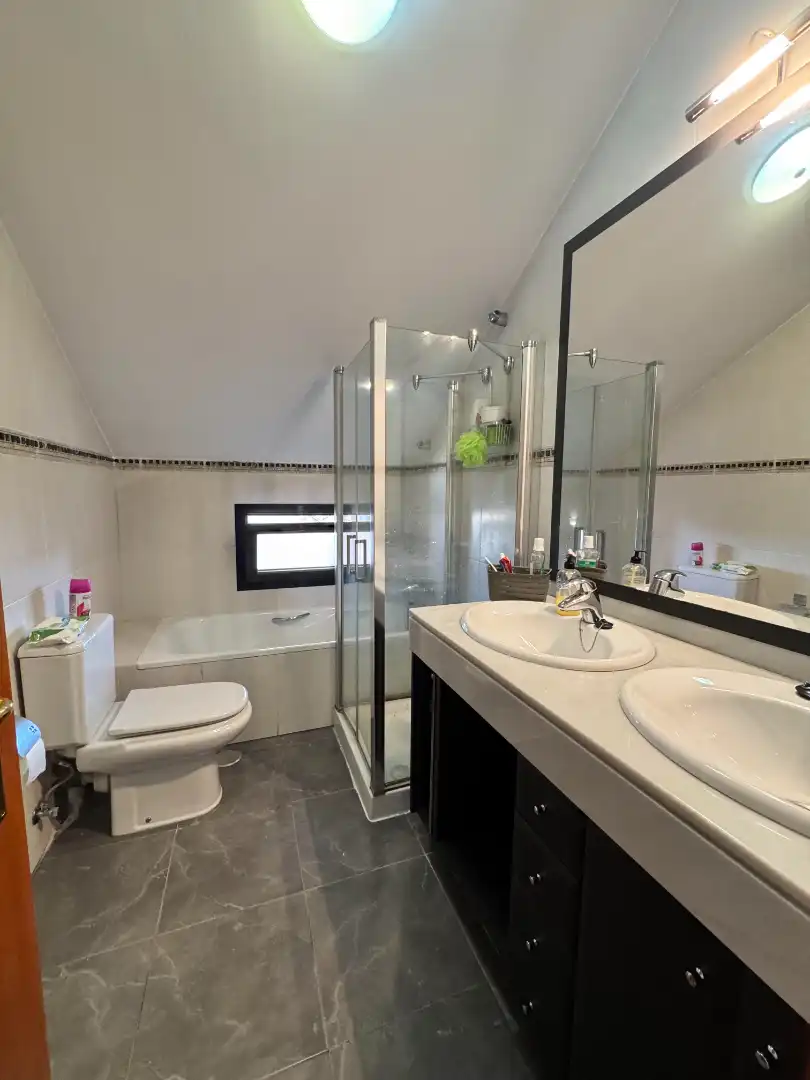 Bathroom of Houses for sale in El Escorial  with Air Conditioner, Heating and Private garden