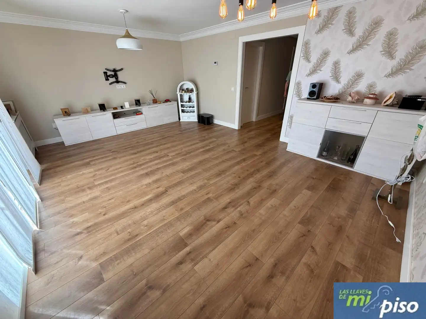 Sala d'estar de Casa adosada en venda en Cabezón de Pisuerga amb Calefacció, Jardí privat i Parquet