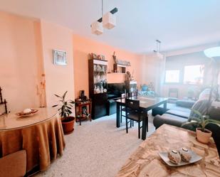 Living room of Flat for sale in  Sevilla Capital  with Air Conditioner, Heating and Oven