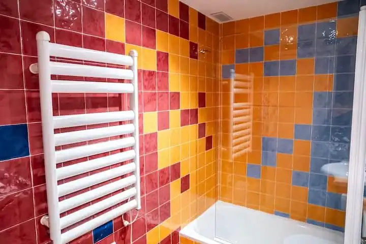 Bathroom of Attic for rent in Madrid  with Air Conditioner, Parquet flooring and Terrace